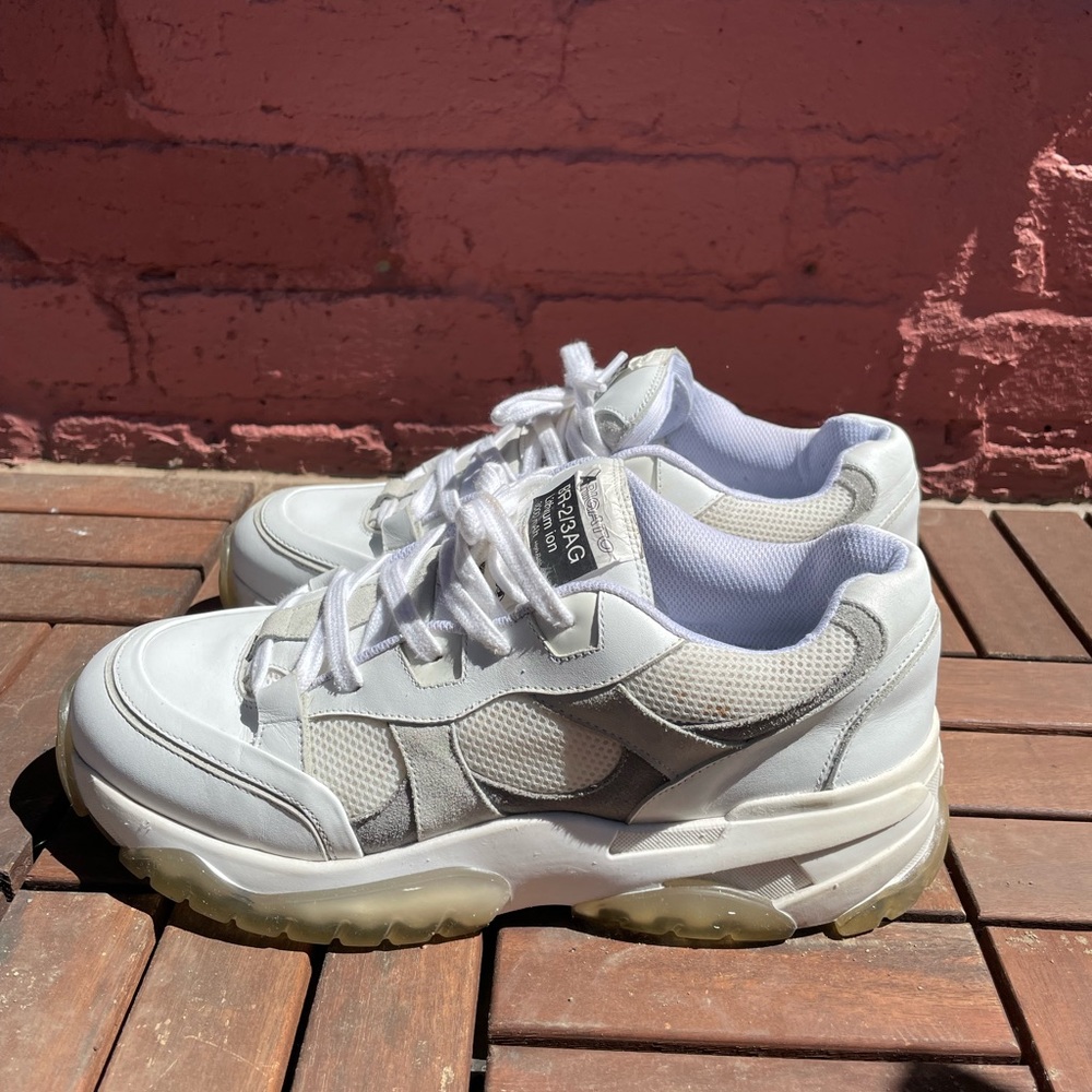 Axel Arigato White Catfish Lo Sneakers